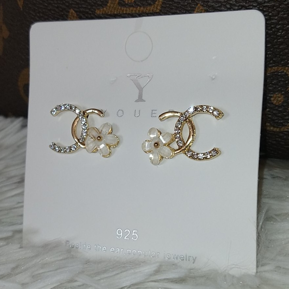 Earrings gold